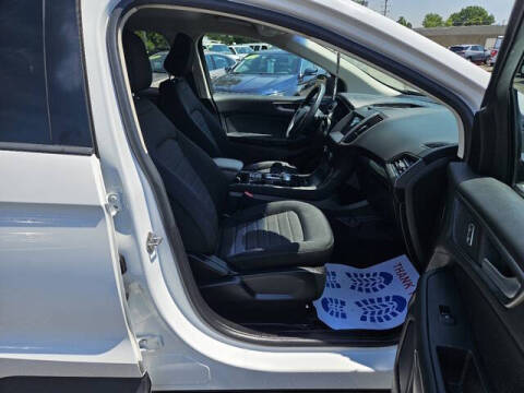 2020 Ford Edge SE