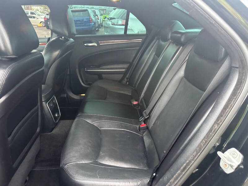 2012 Chrysler 300 Limited