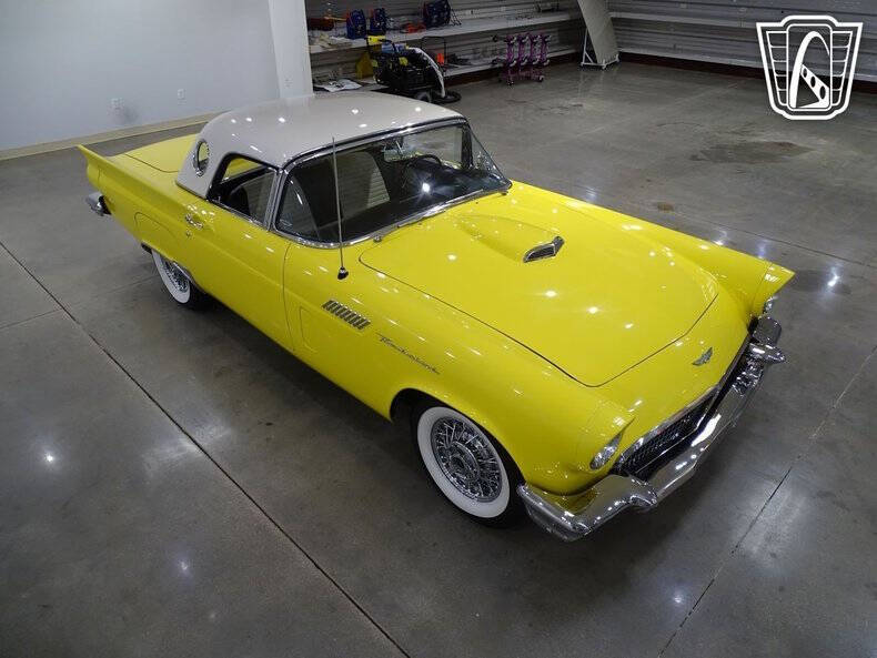 1957 Ford Thunderbird