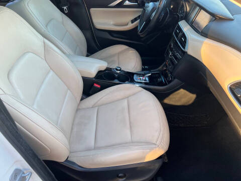 2018 Infiniti QX30 Luxury