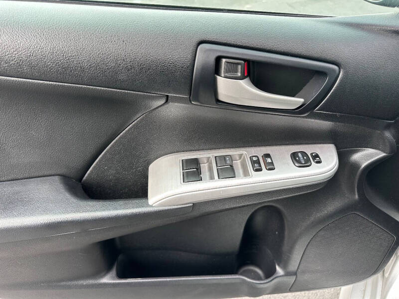 2014 Toyota Camry SE