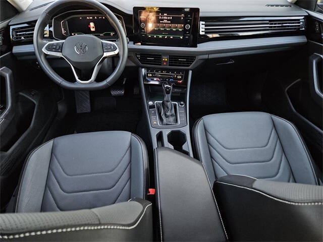 2025 Volkswagen Jetta SEL