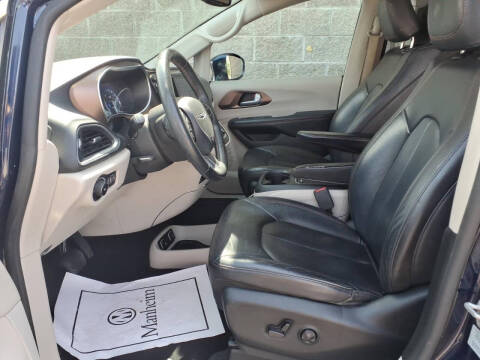 2017 Chrysler Pacifica Touring-L Plus