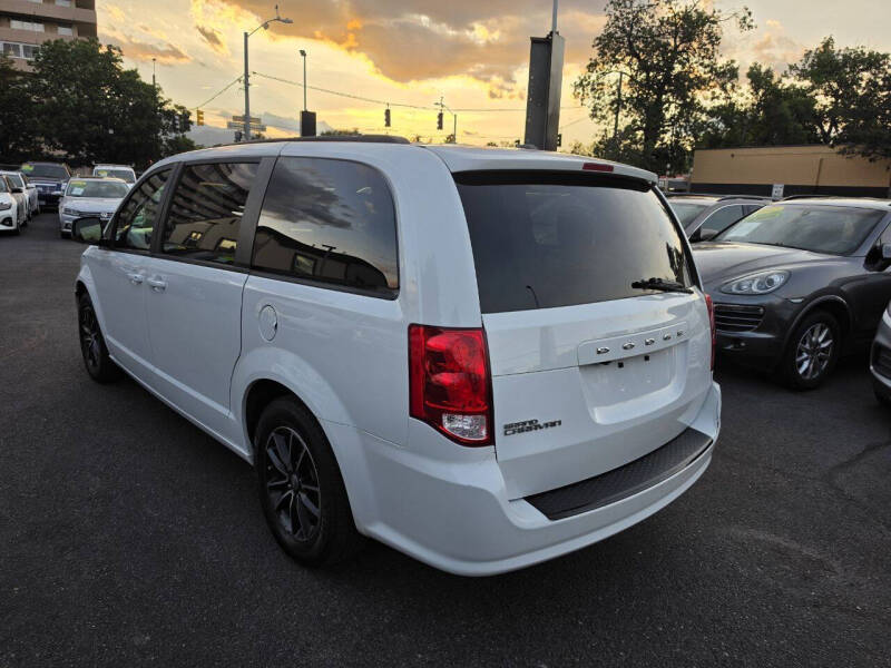 2018 Dodge Grand Caravan SE Plus