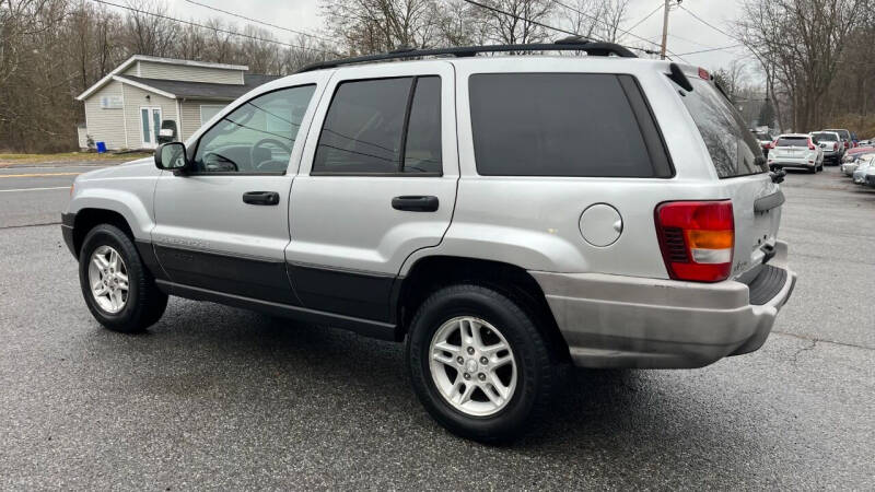 2004 Jeep Grand Cherokee Laredo photo 21