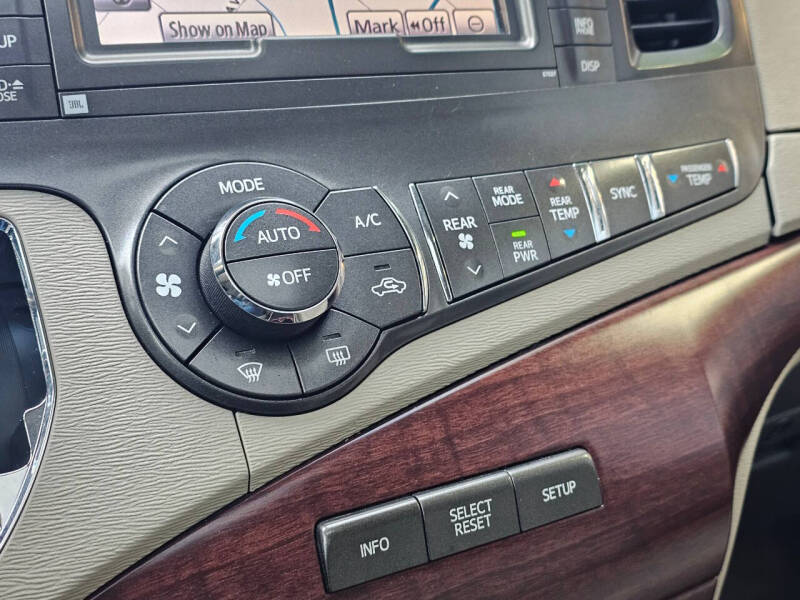 2014 Toyota Sienna Limited 7-Passenger