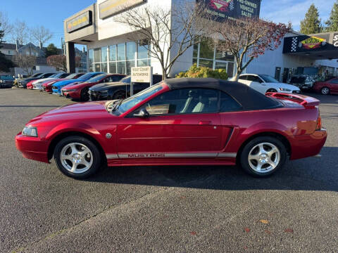 2004 Ford Mustang Deluxe