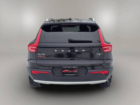 2021 Volvo XC40 T5 Momentum