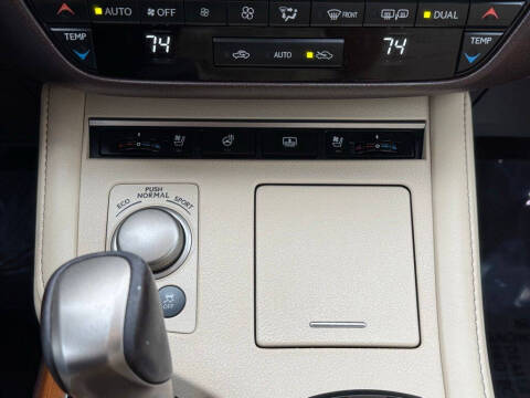 2017 Lexus ES 300h