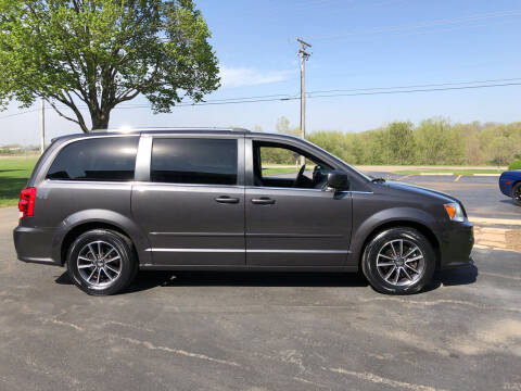 2016 Dodge Grand Caravan for sale at Fox Valley Motorworks in Lake In The Hills IL