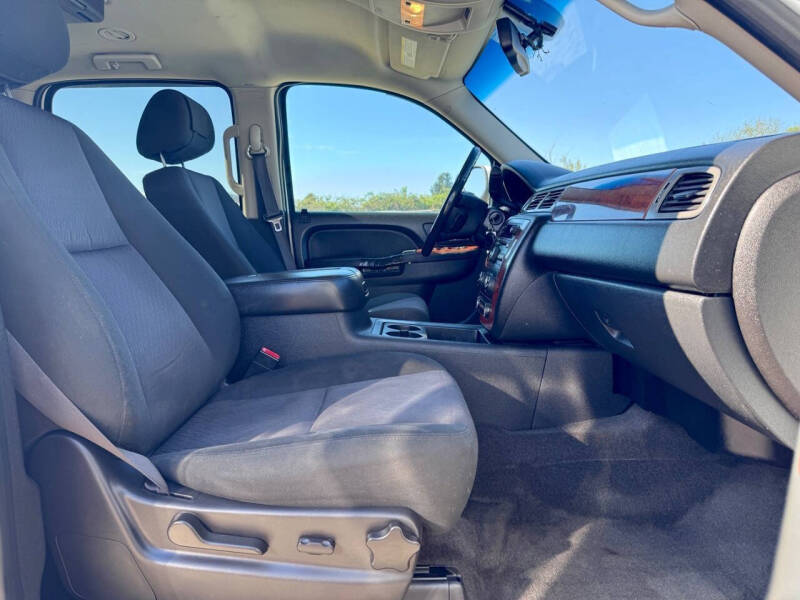 2012 Chevrolet Suburban LS