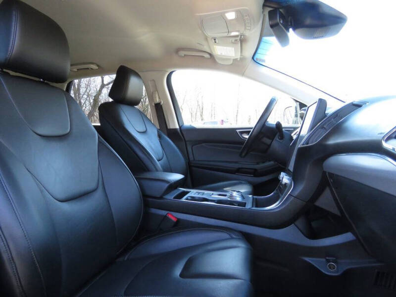 2021 Ford Edge Titanium