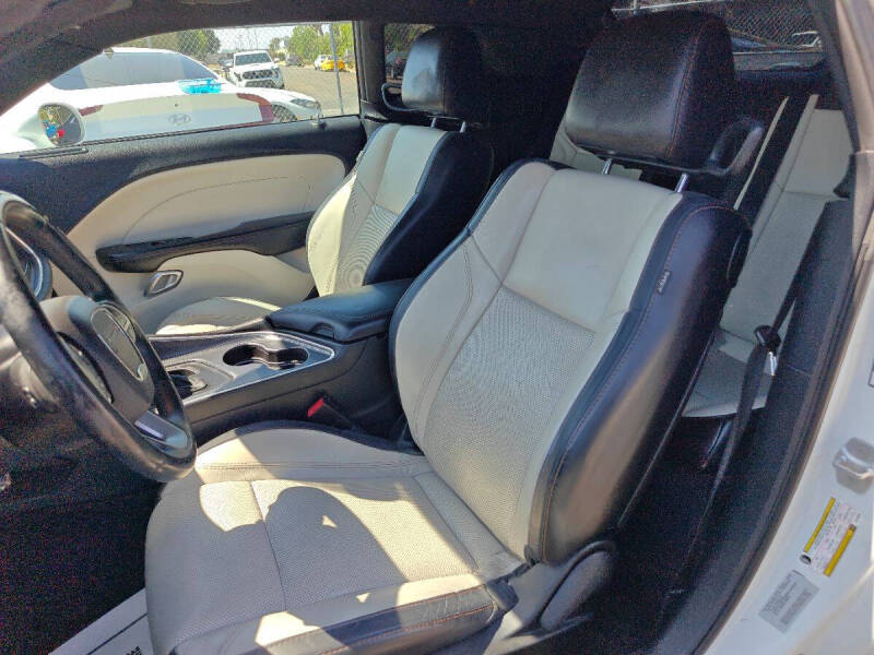 2016 Dodge Challenger SXT Plus