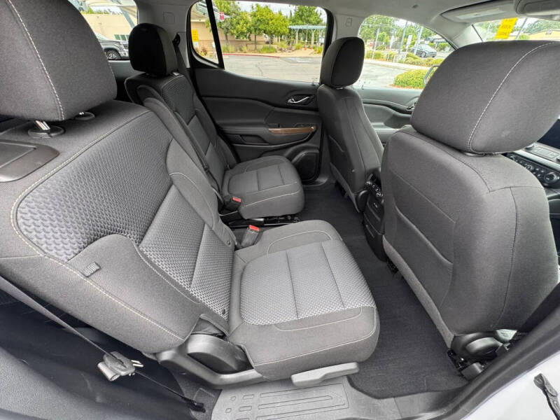 2022 GMC Acadia SLE