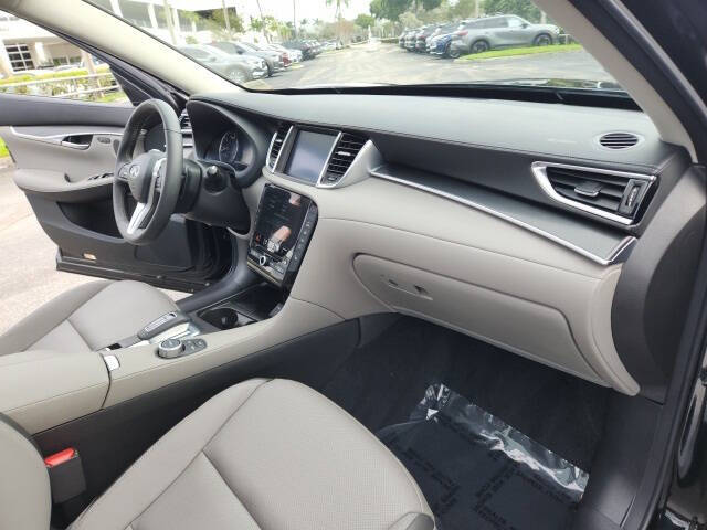 2025 Infiniti QX50 Luxe
