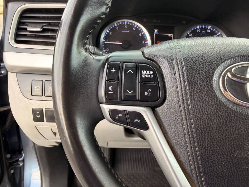 2017 Toyota Highlander LE Plus