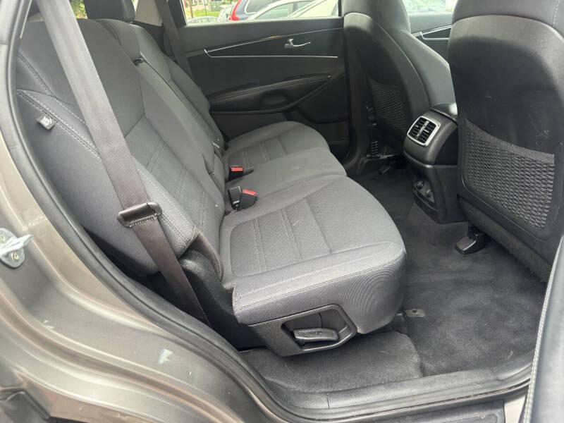 2017 Kia Sorento LX