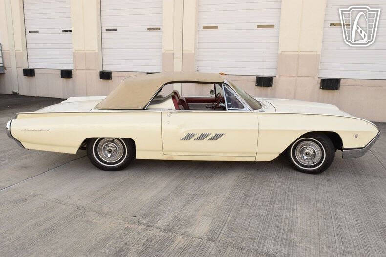 1963 Ford Thunderbird