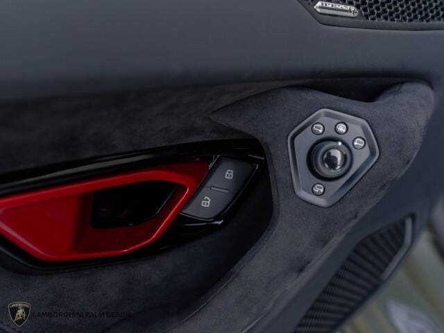 2023 Lamborghini Huracan Tecnica