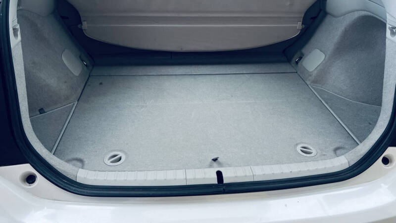 2014 Toyota Prius Two