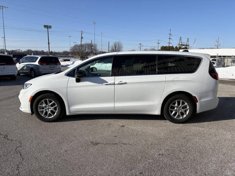 2024 Chrysler Pacifica Touring L