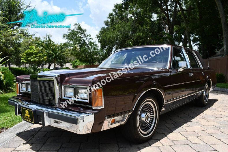 1989 Lincoln Town Car Signature