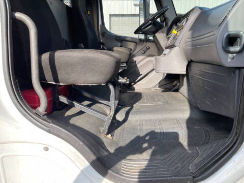 2012 Freightliner Business class M2