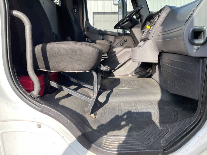 2012 Freightliner Business class M2