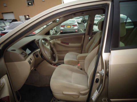 2005 Toyota Corolla LE