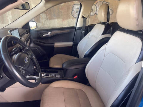 2020 Ford Escape Titanium