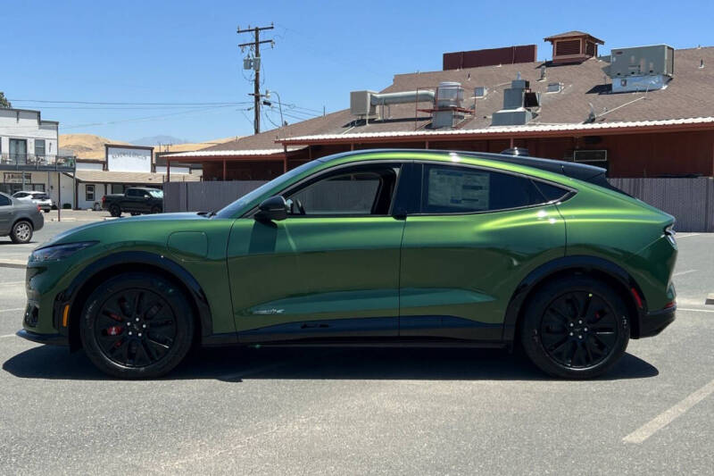 2025 Ford Mustang Mach-E Premium