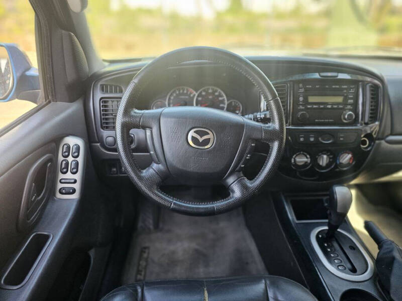 2005 Mazda Tribute s