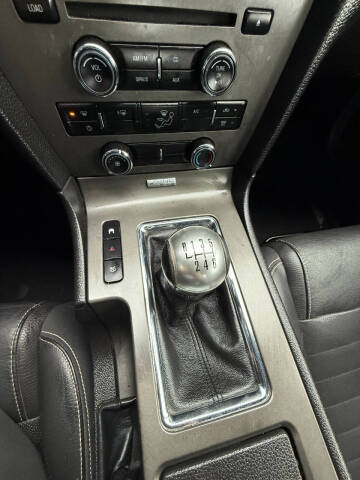 2011 Ford Mustang V6 Premium