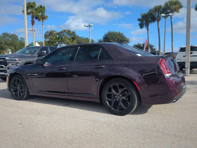 2021 Chrysler 300 Touring