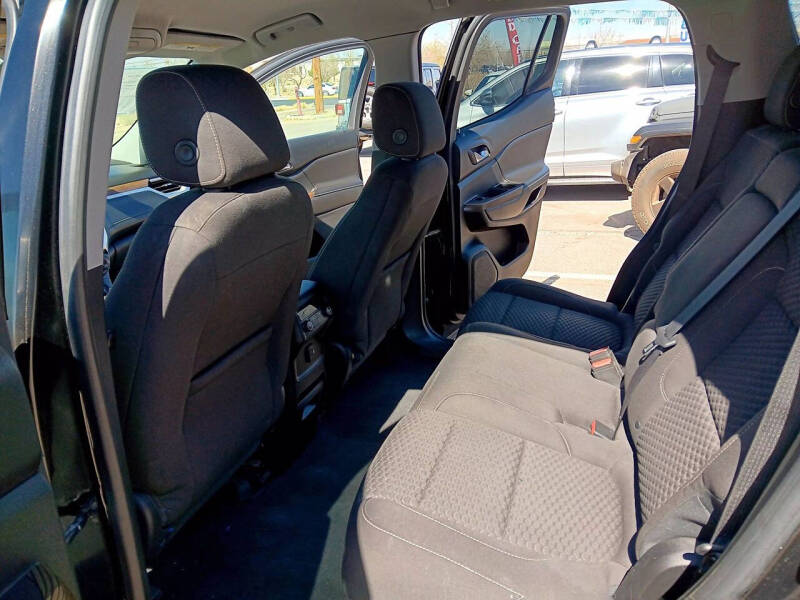 2017 GMC Acadia SLE-2