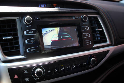 2017 Toyota Highlander LE