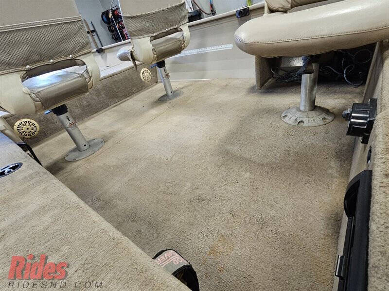 2003 Crestliner 1600