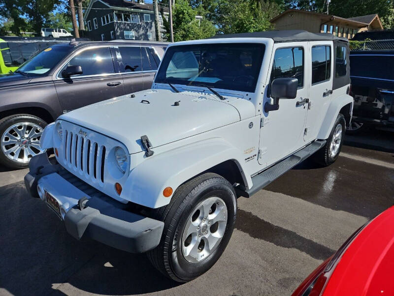 2013 Jeep Wrangler Unlimited Sahara photo 3