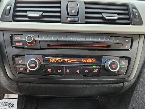 2015 BMW 3 Series 320i