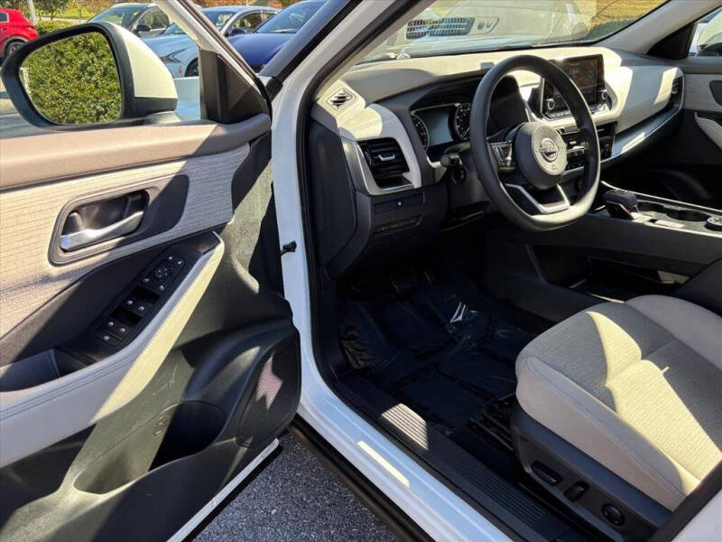 2022 Nissan Rogue SV