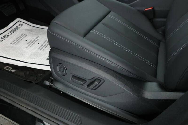 2025 Audi Q4 e-tron quattro Premium 55