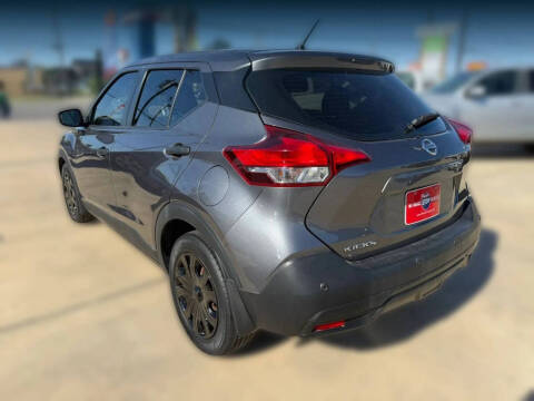 2020 Nissan Kicks S