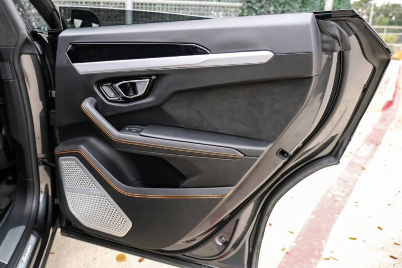 2020 Lamborghini Urus