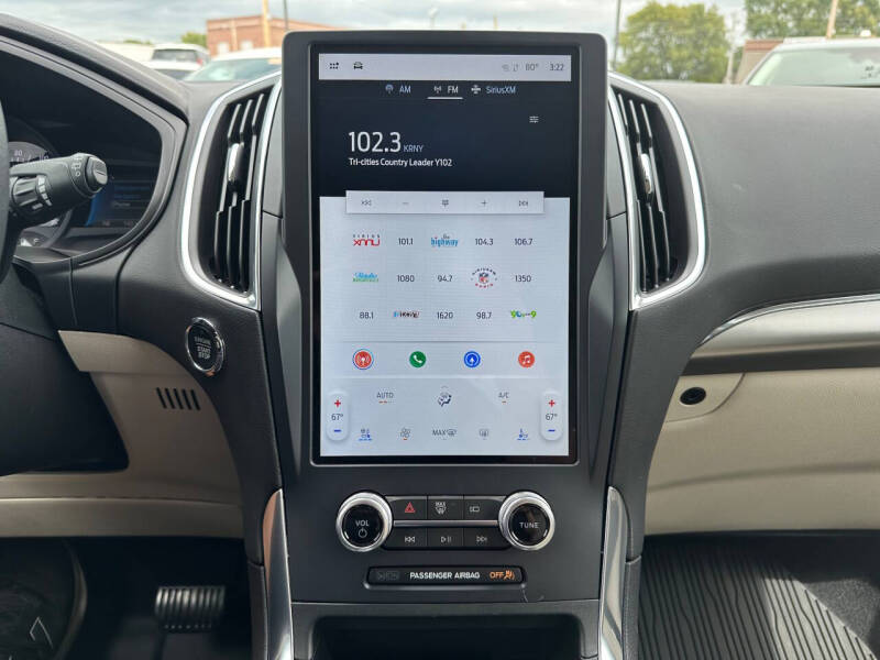 2022 Ford Edge Titanium