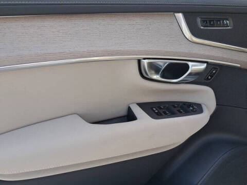 2026 Volvo XC90 T8 Core