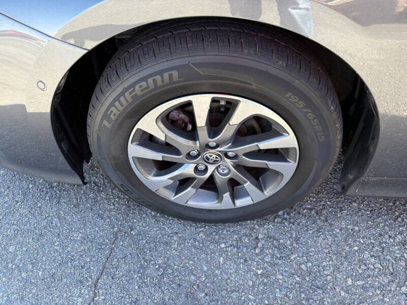 2021 Toyota Prius XLE