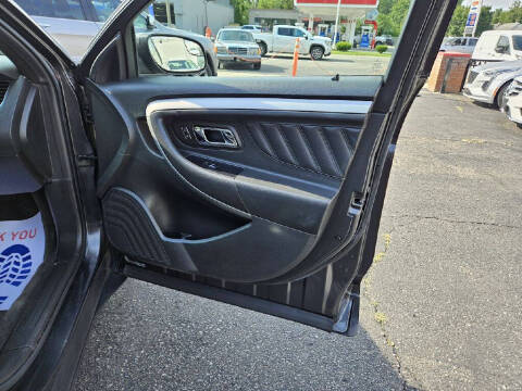 2017 Ford Taurus SEL