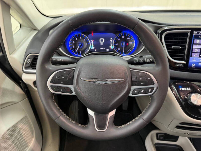 2024 Chrysler Pacifica Touring L - Photo 23