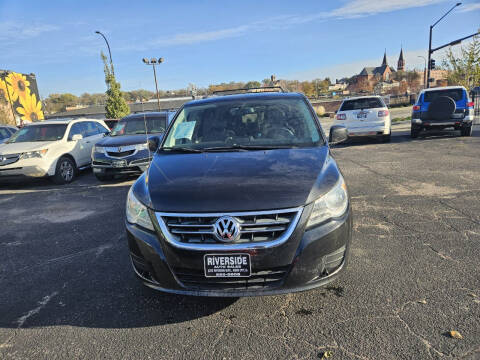 2012 Volkswagen Routan SE