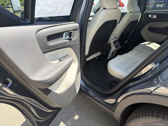 2026 Volvo XC40 B5 Plus